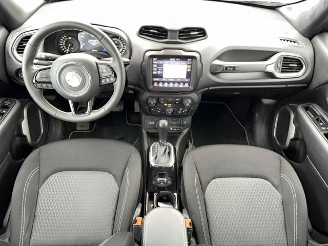 Jeep Renegade image 9