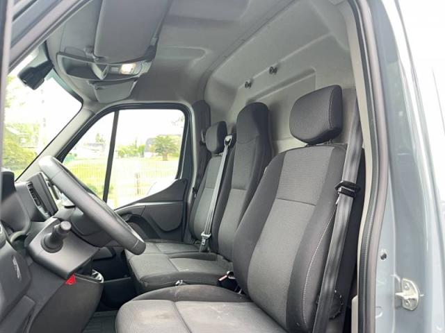 Renault Master image 9