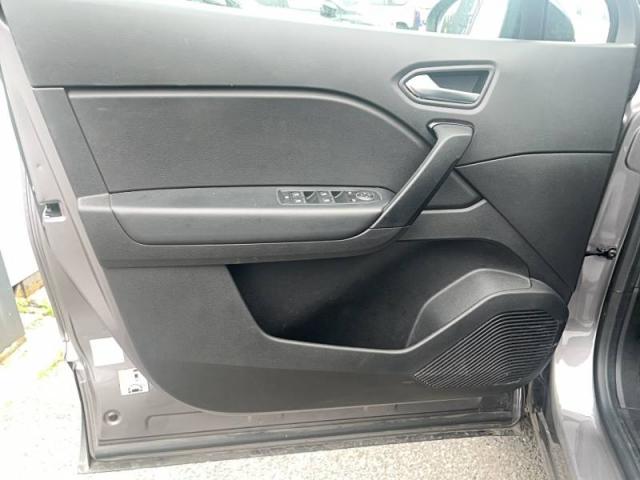 Renault Captur image 9