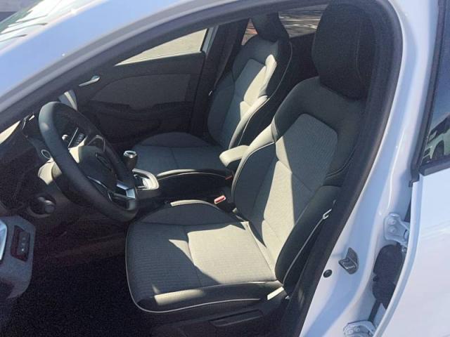 Renault Clio image 9