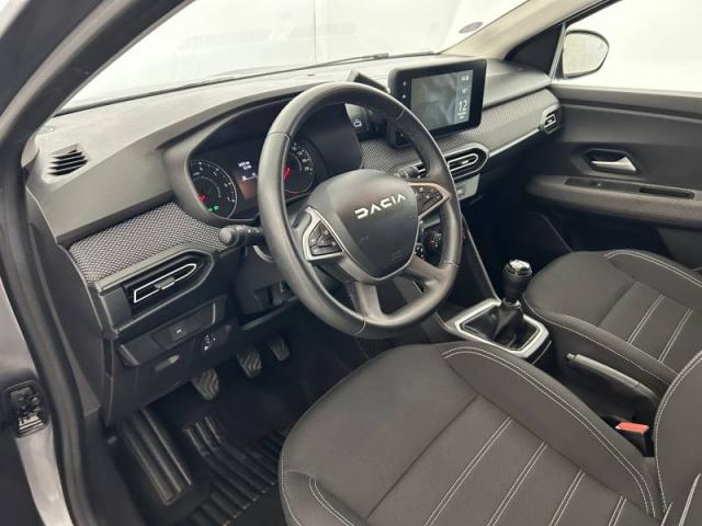 Dacia Jogger image 1