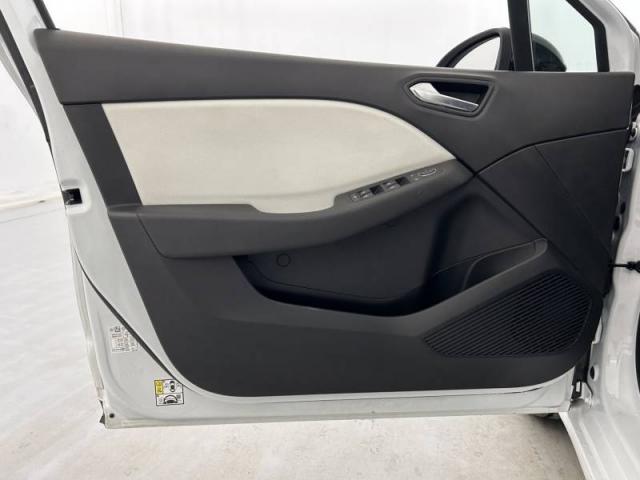 Renault Clio image 1