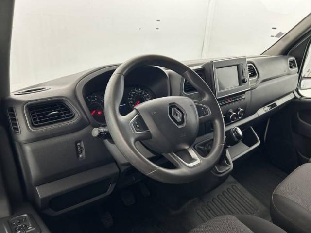 Renault Master image 1