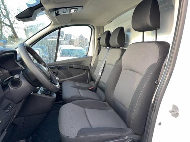 Renault Trafic image 8