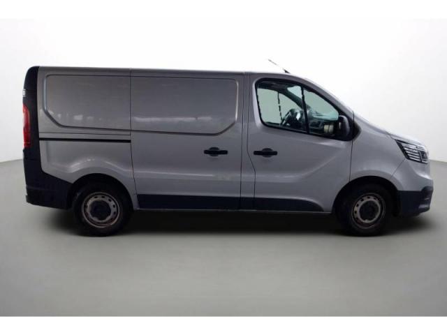 Renault Trafic image 2