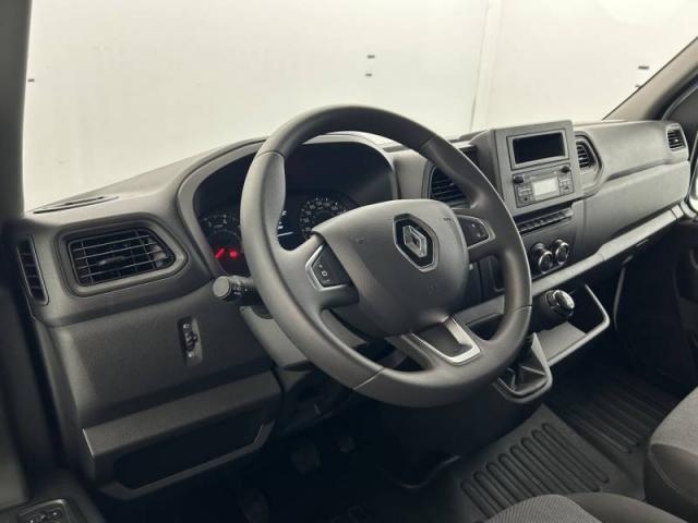 Renault Master image 1