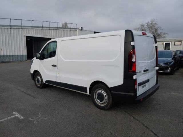 Renault Trafic image 2