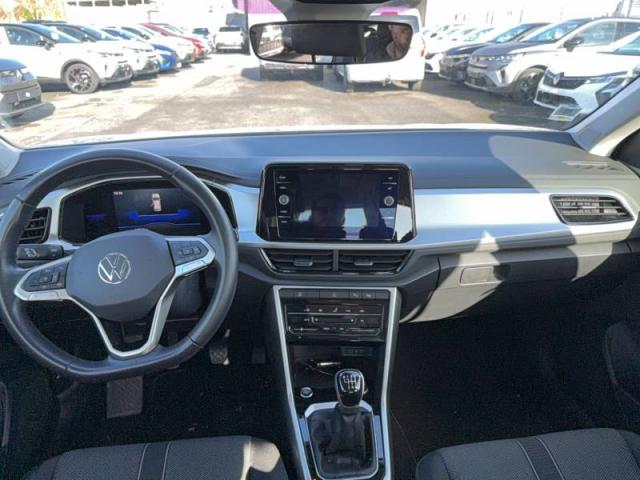 Volkswagen T-Roc image 2