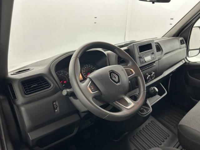 Renault Master image 1
