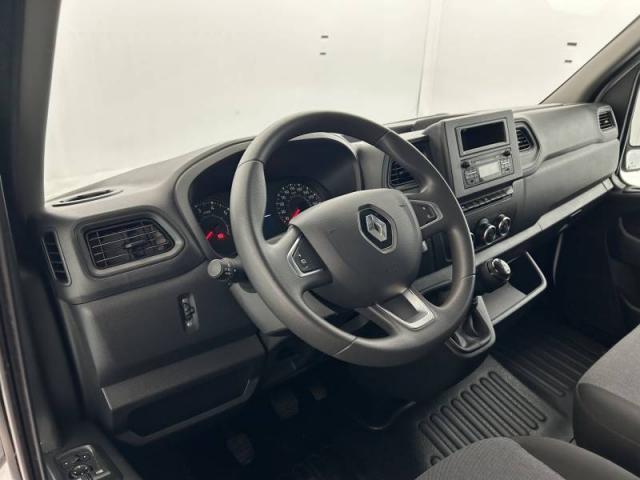 Renault Master image 1