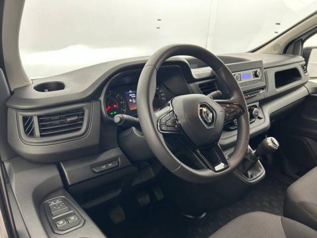 Renault Trafic image 1