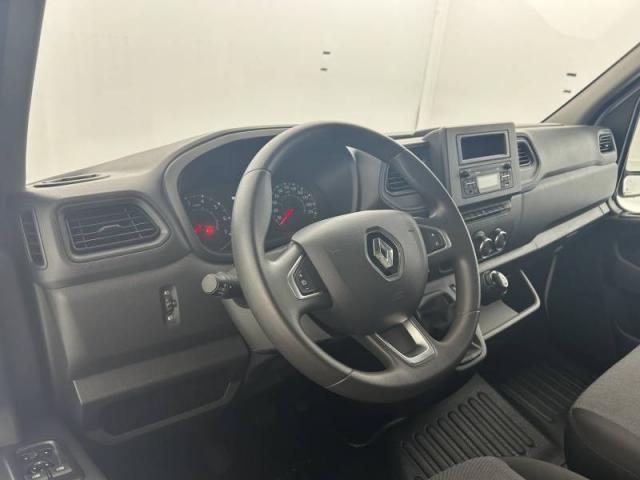 Renault Master image 1