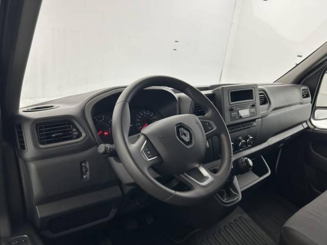 Renault Master image 1
