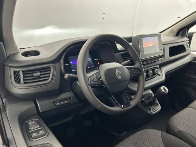 Renault Trafic image 1