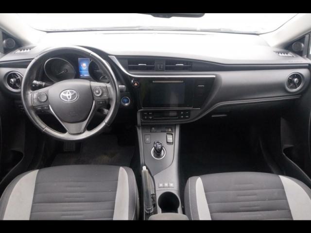 Toyota Auris image 1