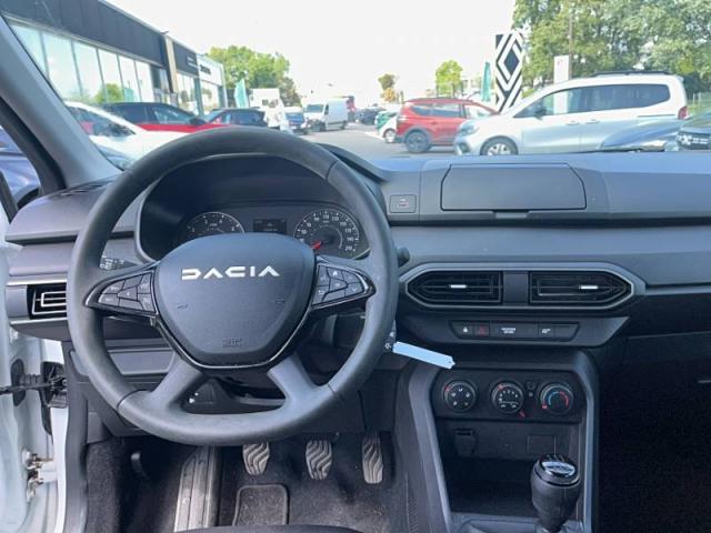 Dacia Sandero image 2