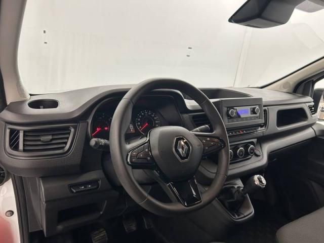 Renault Trafic image 1