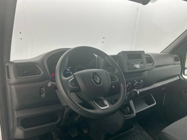Renault Master image 1