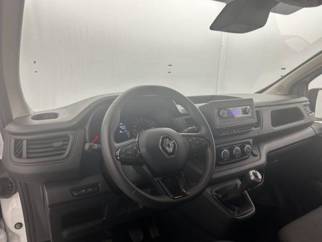 Renault Trafic image 1