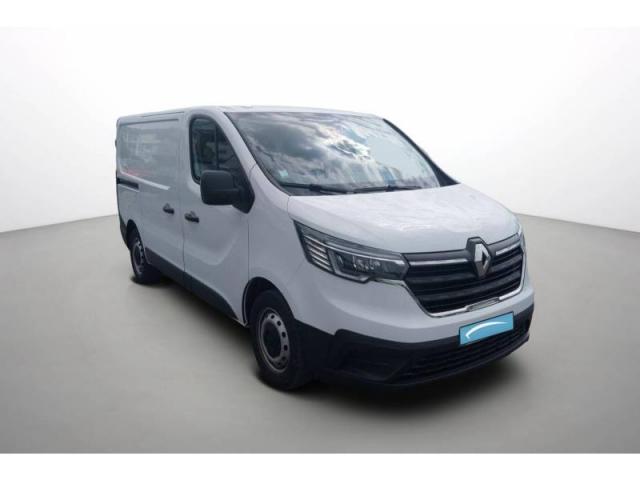 Renault Trafic image 2