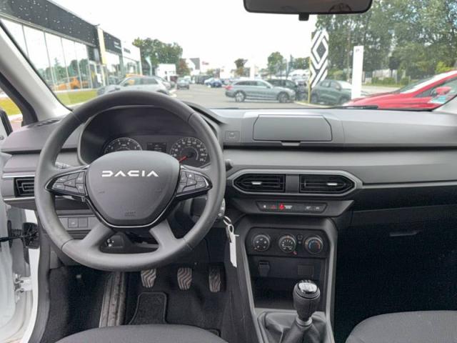 Dacia Sandero image 2