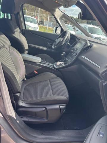Renault Grand Scénic image 2