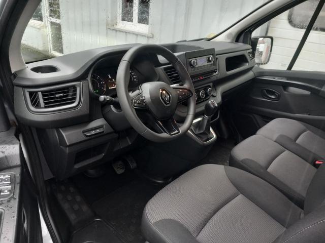 Renault Trafic image 1