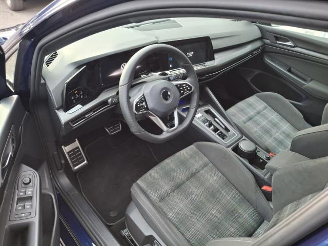 Volkswagen Golf image 8