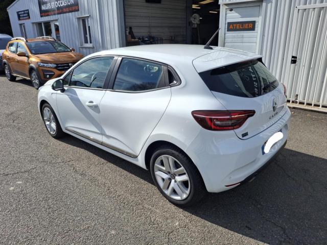 Renault Clio image 2