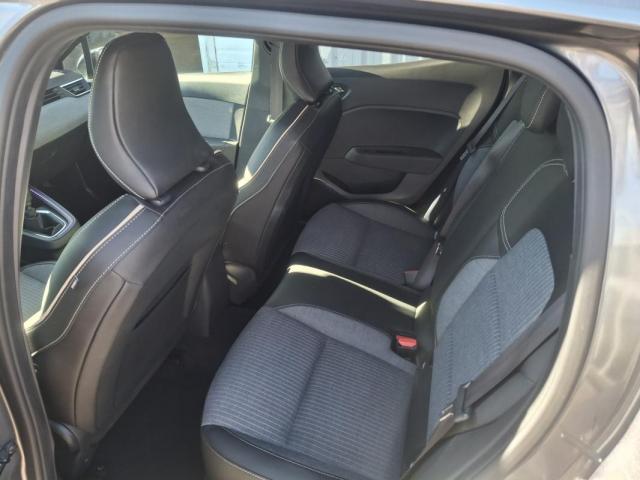 Renault Clio image 8