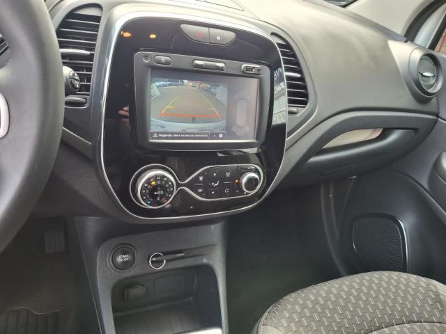 Renault Captur image 2