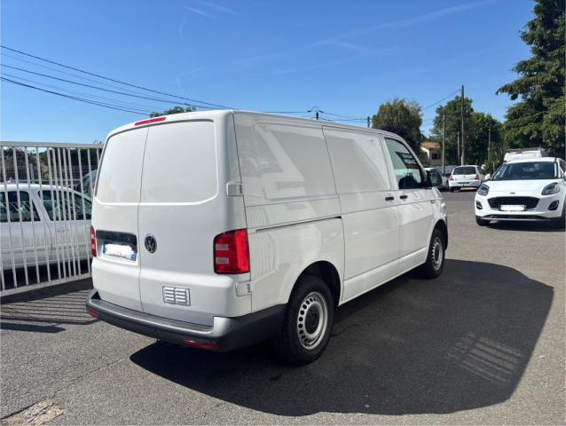 Volkswagen Transporter image 2