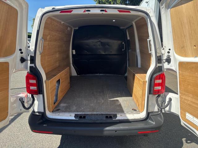 Volkswagen Transporter image 9