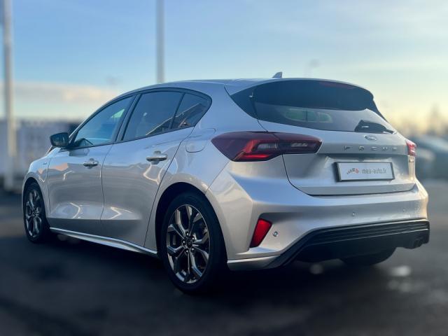 Ford Focus image 9