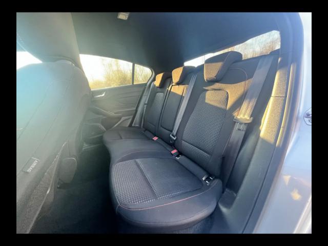 Ford Focus image 7