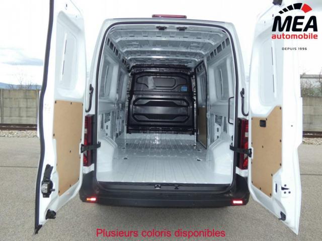 Renault Master image 2