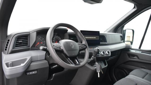 Renault Master image 1