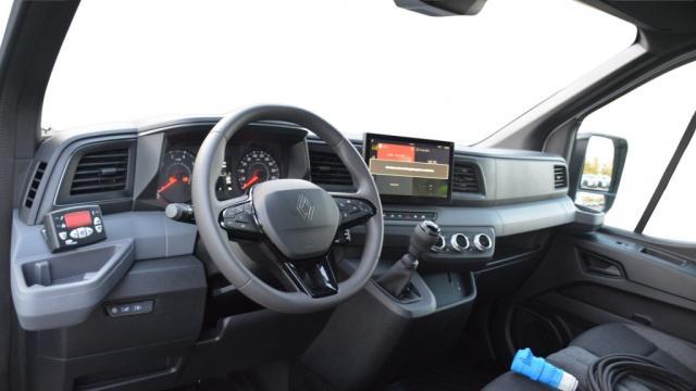 Renault Master image 2
