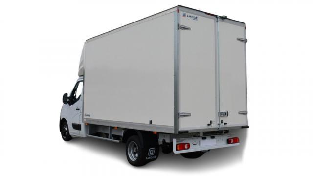Renault Master image 2