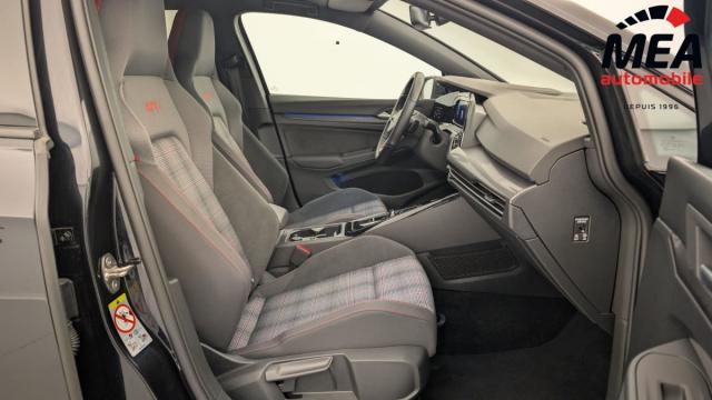 Volkswagen Golf image 9