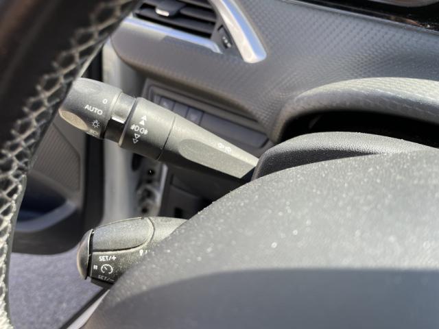 Peugeot 2008 image 3