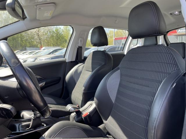 Peugeot 2008 image 7