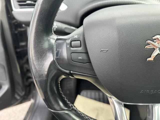 Peugeot 2008 image 3