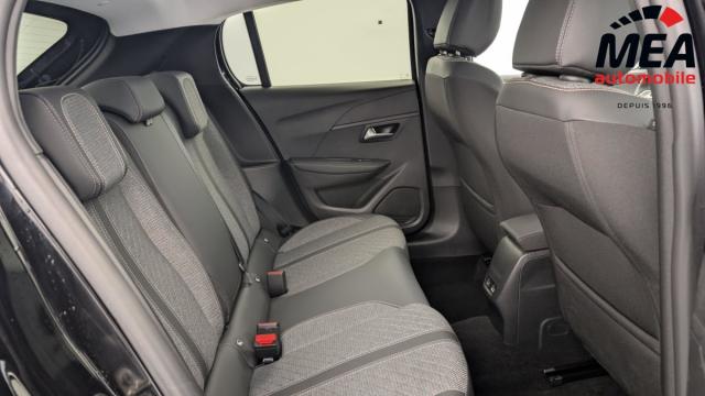 Peugeot 208 image 8