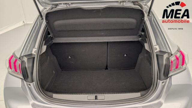 Peugeot 208 image 9