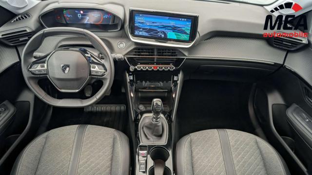 Peugeot 208 image 8
