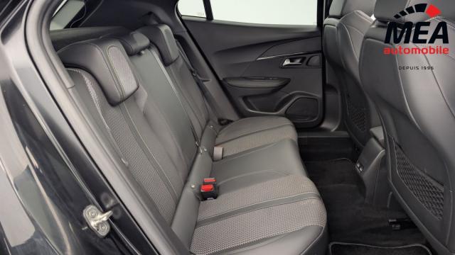 Peugeot 2008 image 1
