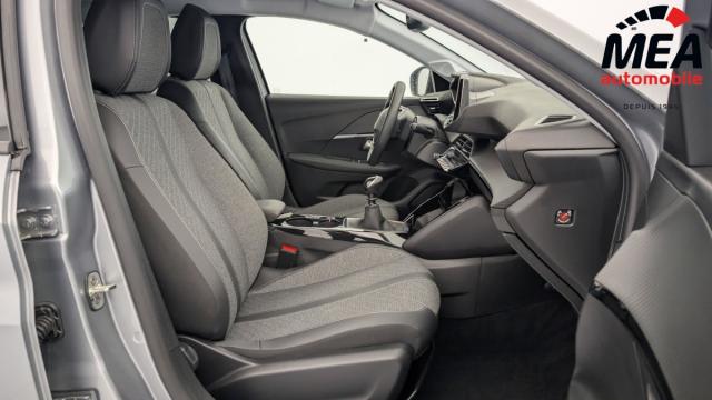 Peugeot 208 image 1