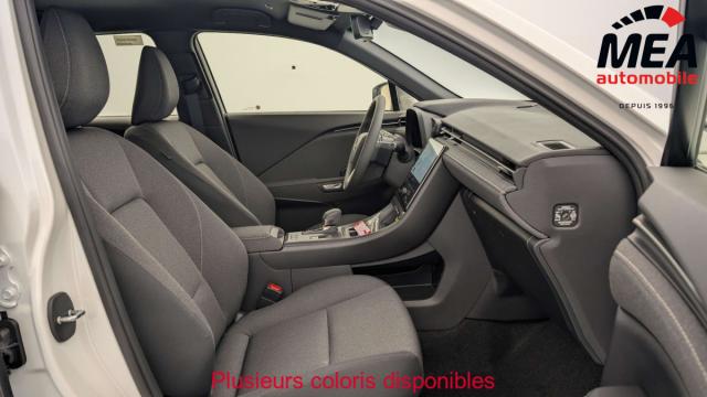 Lexus Lbx image 8