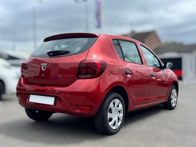 Dacia Sandero image 2